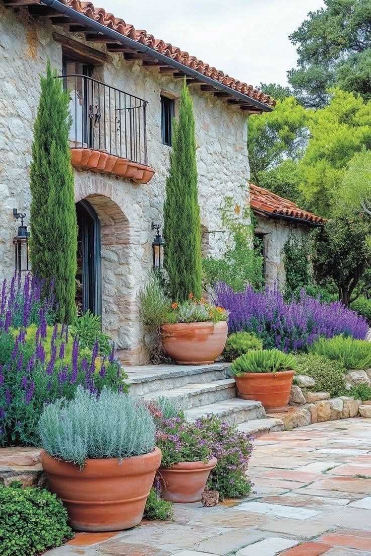 ไอเดียสวนสไตล์เมดิเตอร์เรเนียน แบบที่ 10 โดย D.Garden Design