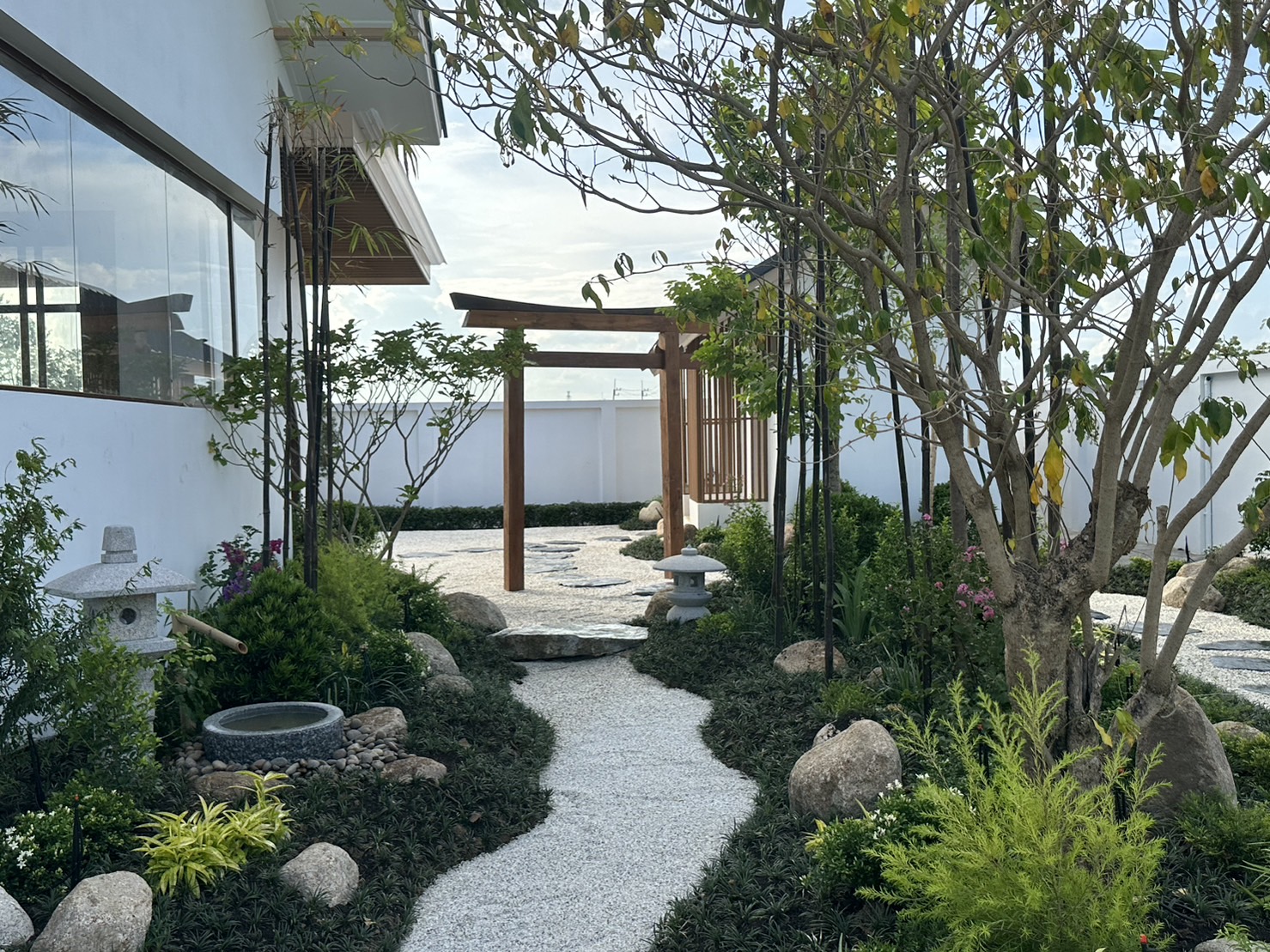 ผลงานออกแบบและจัดสวนโดย D.Garden Design แบบที่ 34