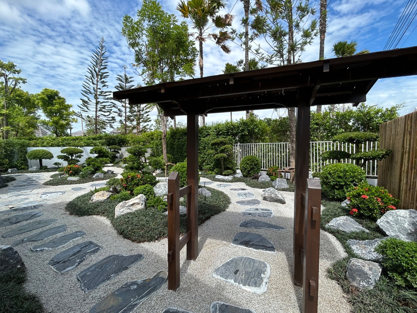 ผลงานออกแบบและจัดสวนโดย D.Garden Design แบบที่ 61